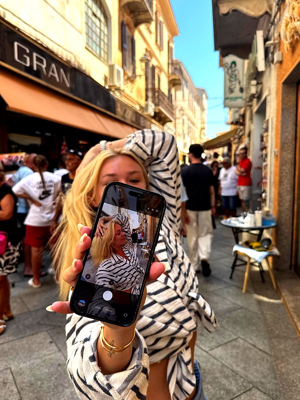 Archived image from @katiesigmond on Instagram