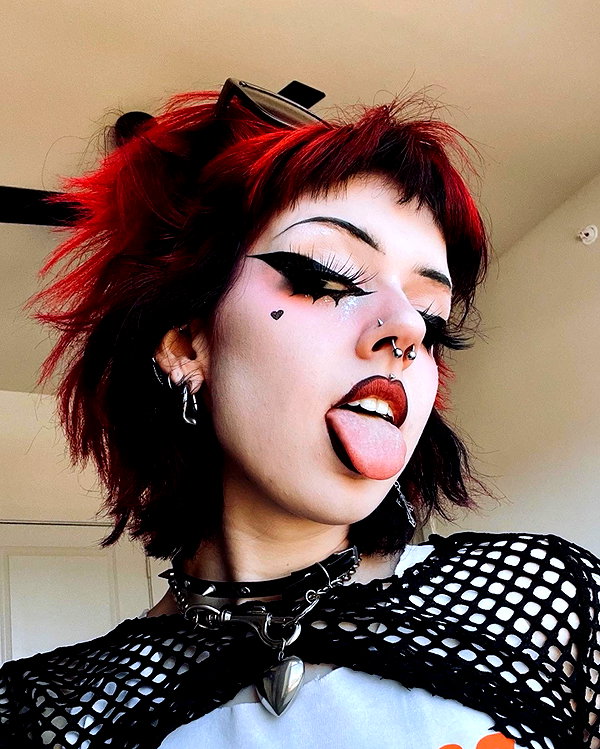 yeahimcaroline instagram image archive image
