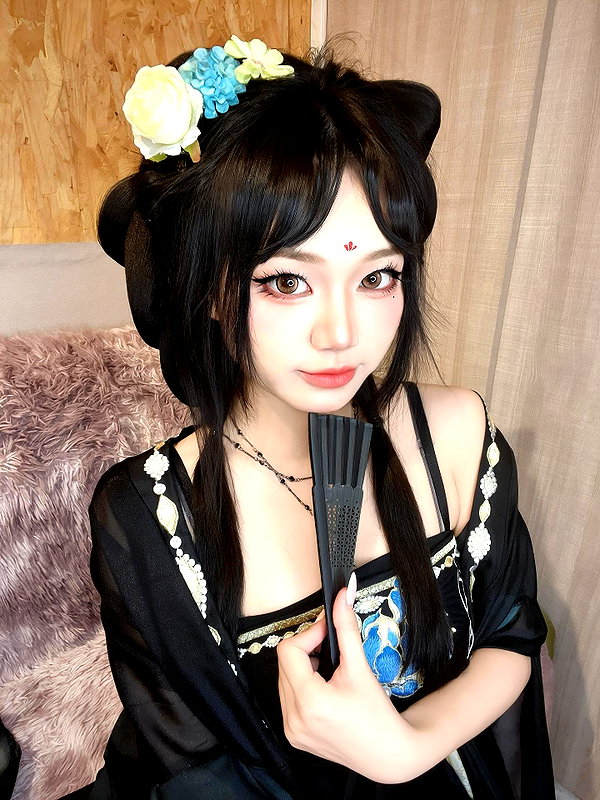 150_aiko instagram image archive image