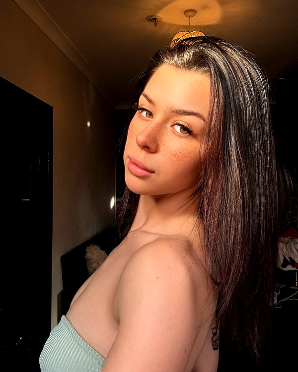 elerievans123 instagram image archive image