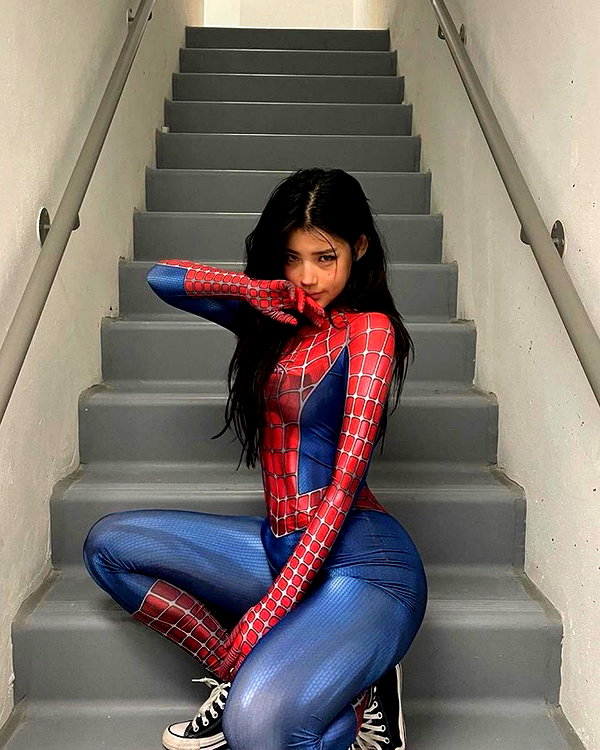 baddiesessence instagram image archive image