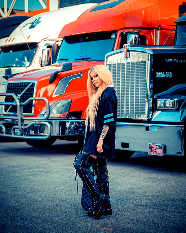 avrillavigne instagram image archive image