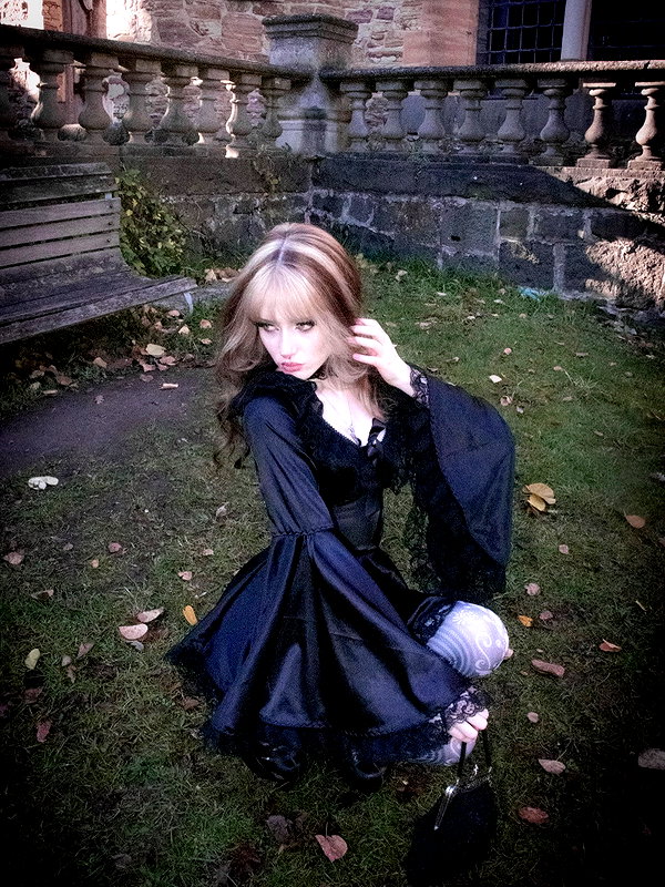 krystallea.cs instagram image archive image