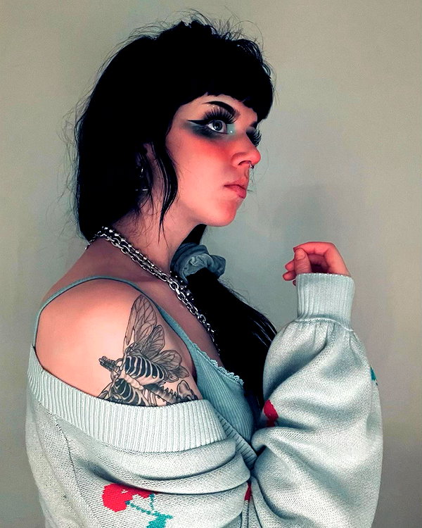 yeahimcaroline instagram image archive image