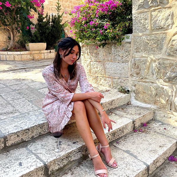 romi_henenson instagram image archive image