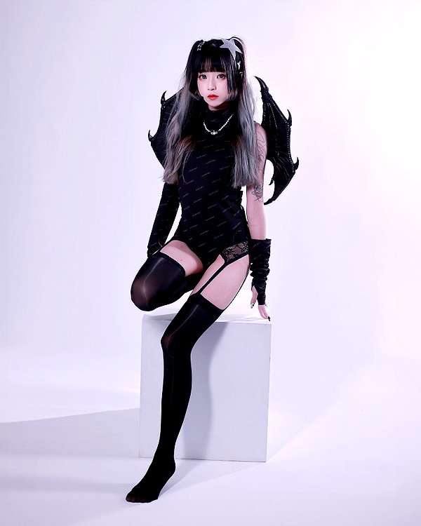 nixqq.425_ instagram image archive image