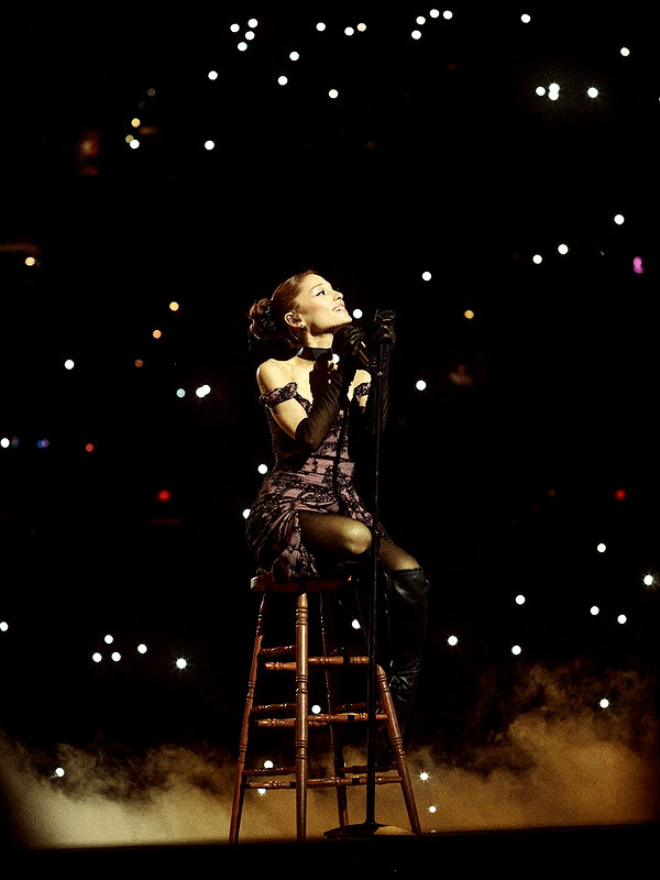 arianagrande instagram image archive image