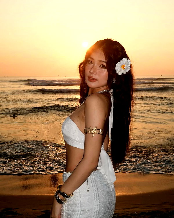 lyhythuedoxinh instagram image archive image