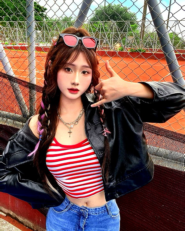 lai_931201 instagram image archive image