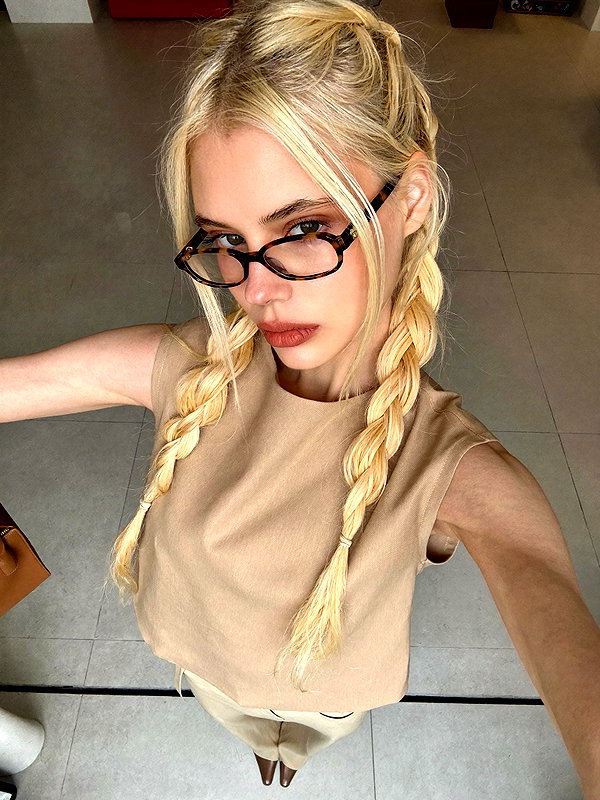 alisen.mari instagram image archive image