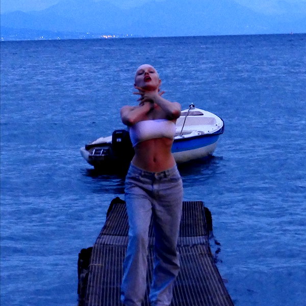 leni.bahr instagram image archive image