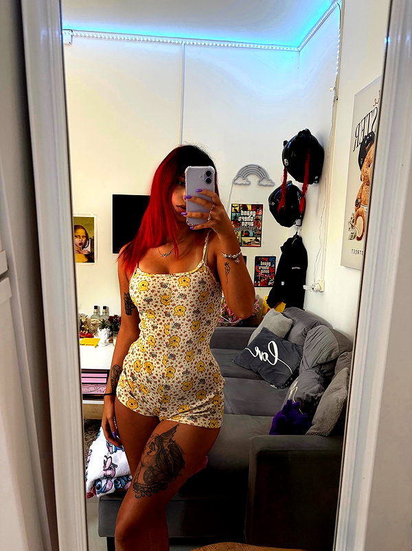 shanidahan7 instagram image archive image