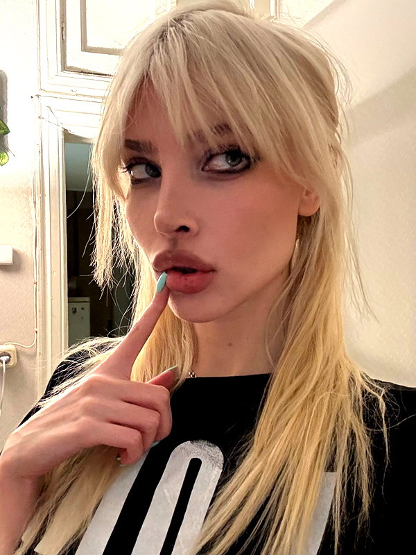 anya4everr instagram image archive image