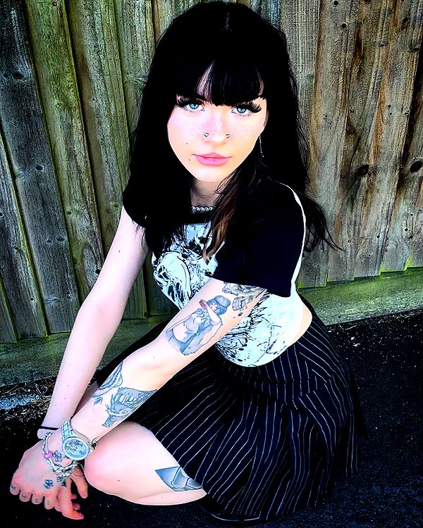 alice_hez instagram image archive image