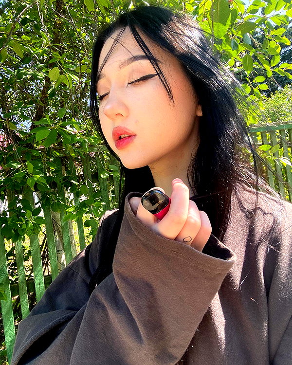 llofreaki instagram image archive image