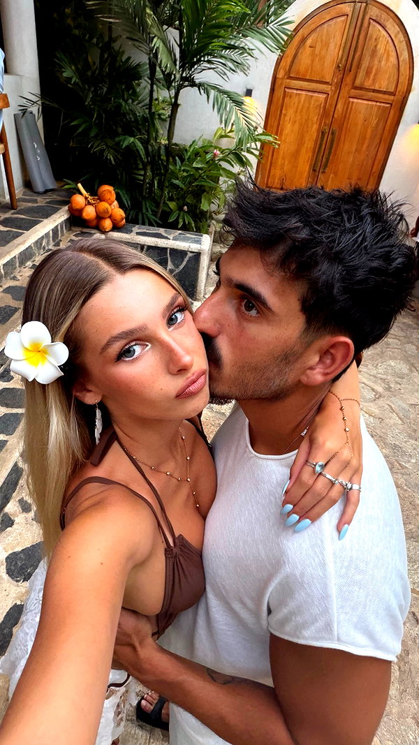 ella_netzer8 instagram image archive image