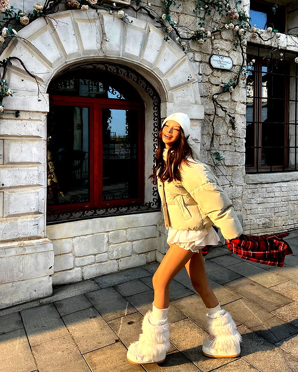 ll.lu1s instagram image archive image