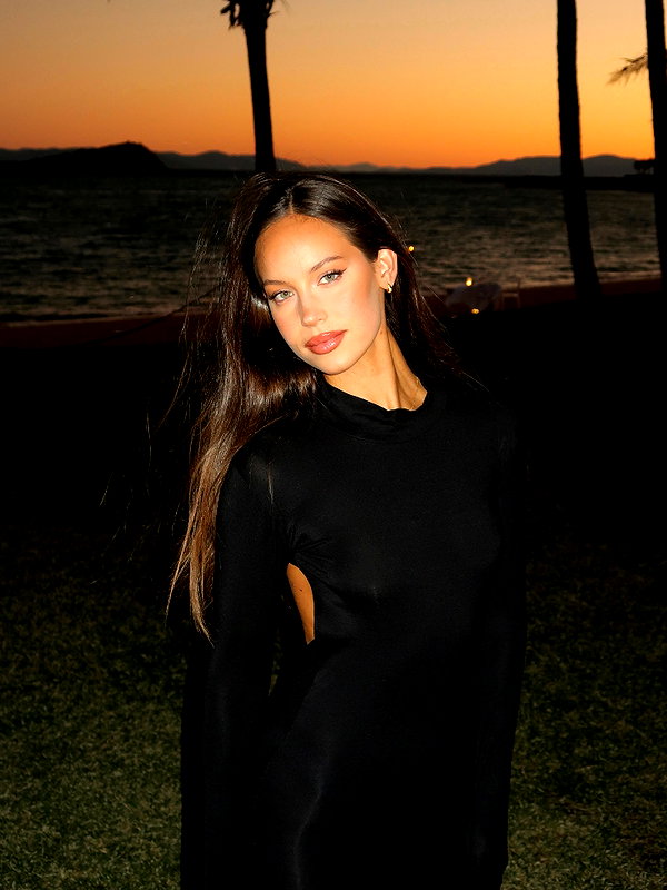 olivia.mathers instagram image archive image