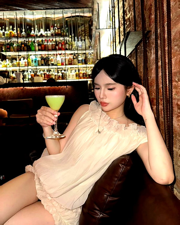 lyhythuedoxinh instagram image archive image