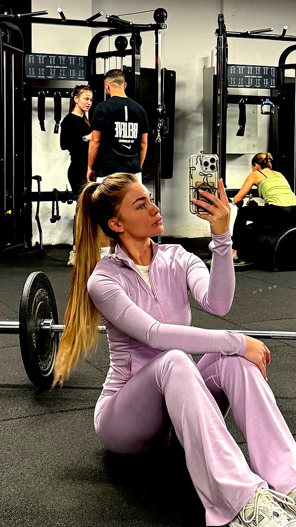 daniella_zeldis instagram image archive image