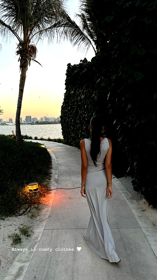 zoeliss instagram image archive image