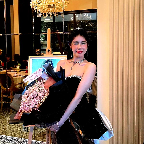 lyhythuedoxinh instagram image archive image