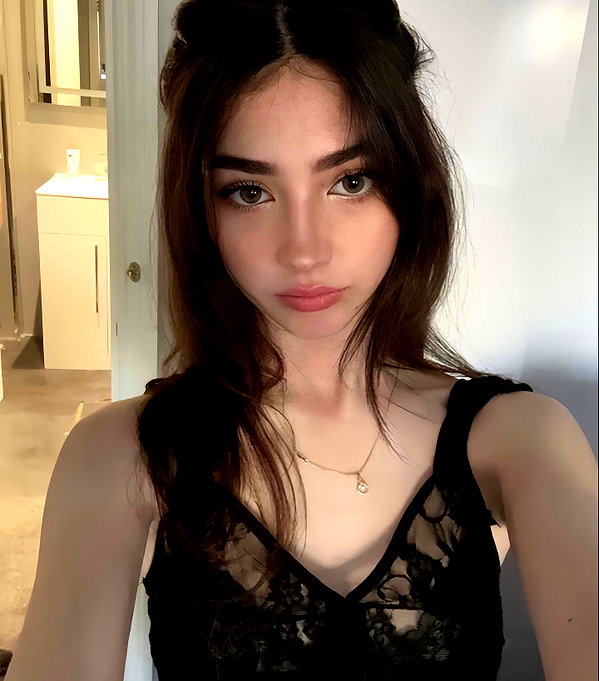 baddiesessence instagram image archive image