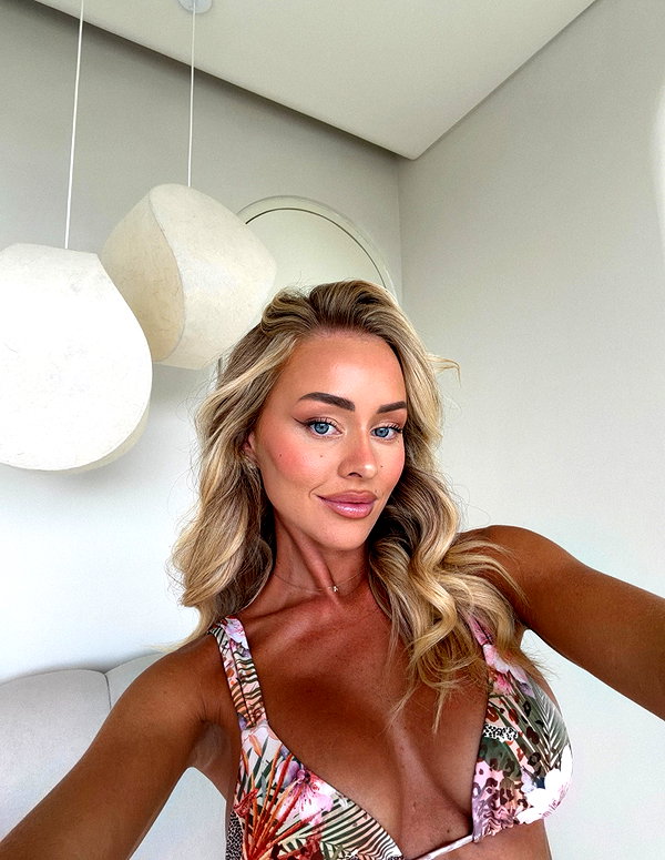 allieauton instagram image archive image