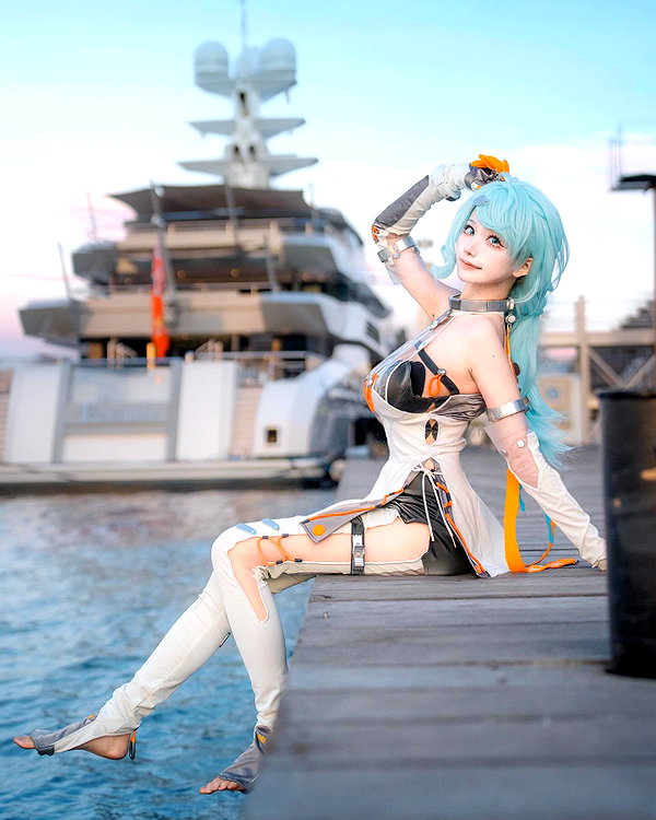 xier_cos instagram image archive image