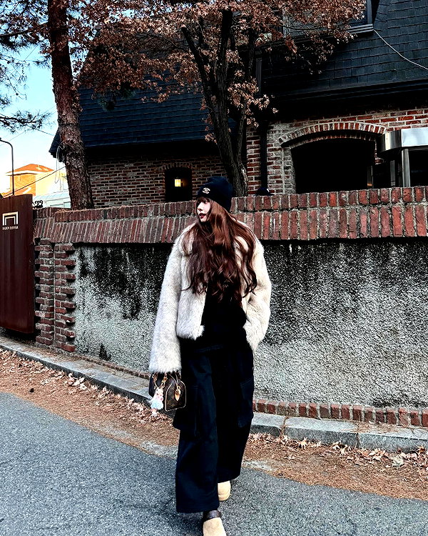 dear.zia instagram image archive image