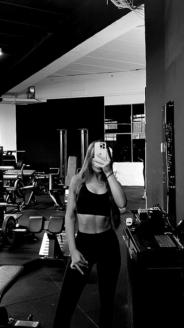 daniella_zeldis instagram image archive image