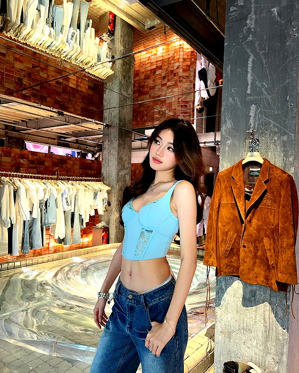 claire_is_miiii instagram image archive image