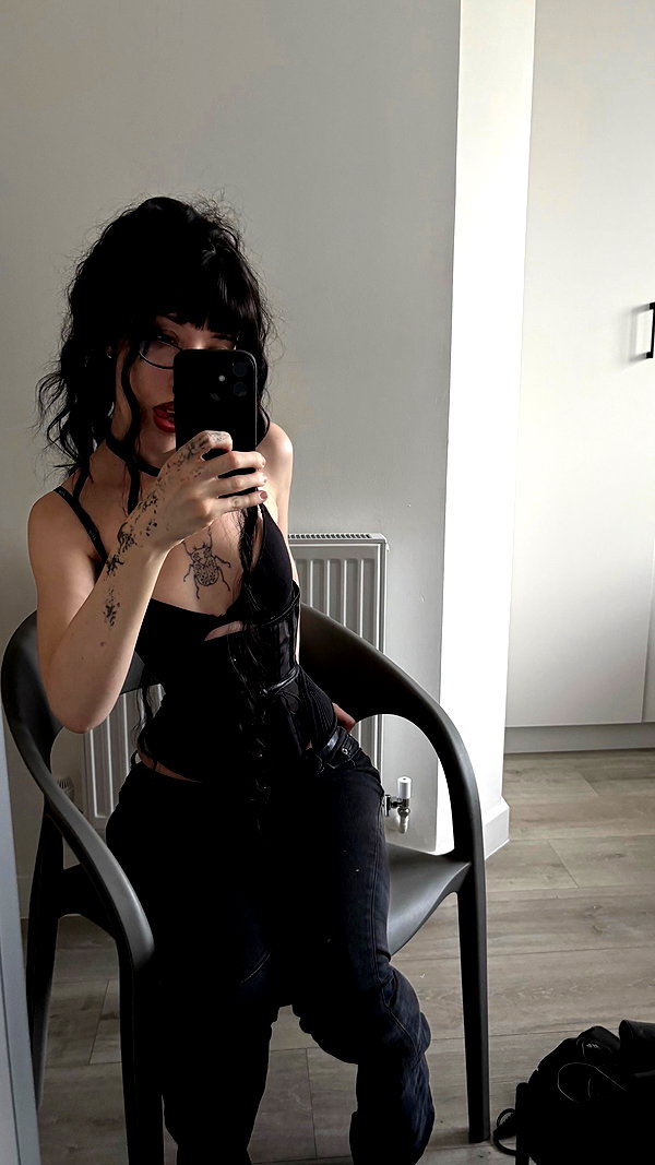 v4.nnas instagram image archive image