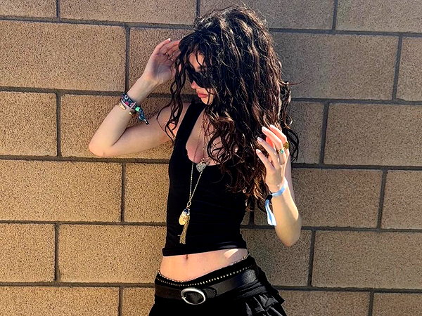 elizabrowne_ instagram image archive image