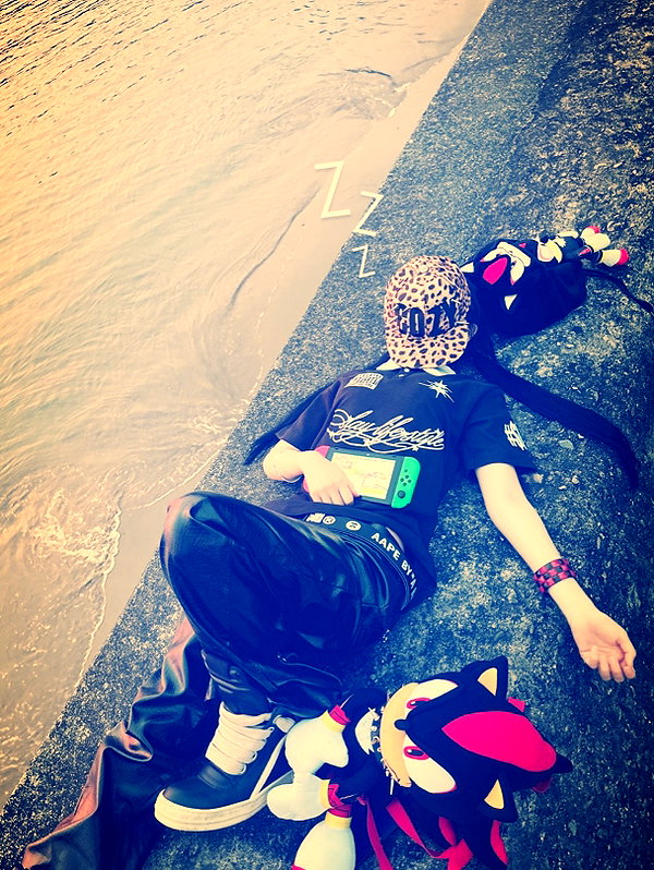 9unxx7 instagram image archive image