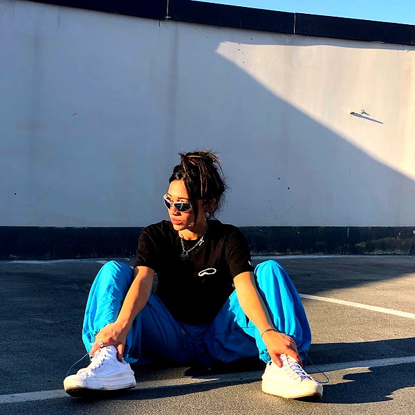 romi_henenson instagram image archive image