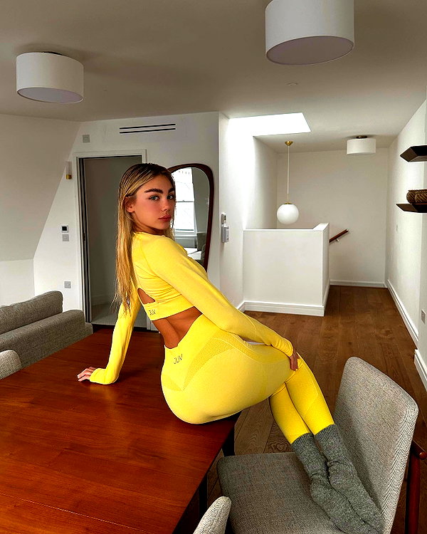 maya.keyy instagram image archive image