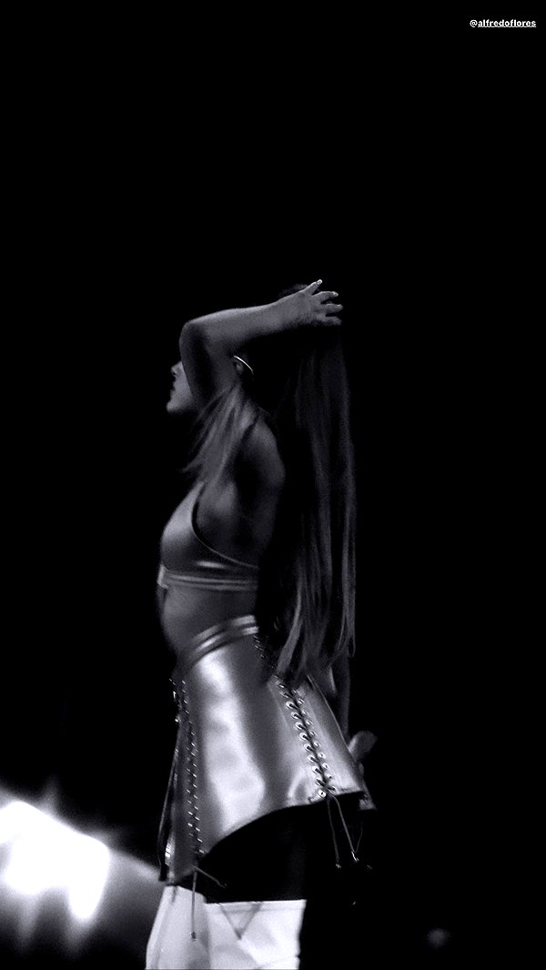 arianagrande instagram image archive image