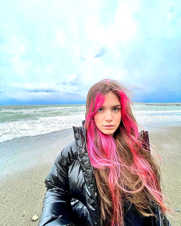 anna.utka22 instagram image archive image