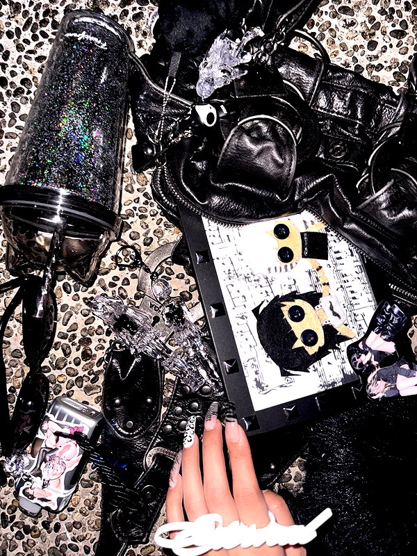 9unxx7 instagram image archive image