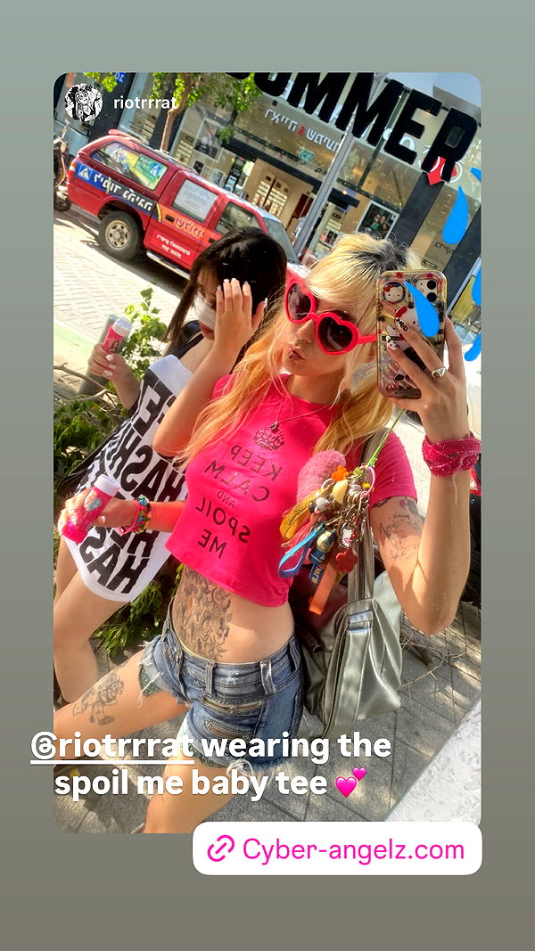 Archived image from @cyberangelz.shop on Instagram