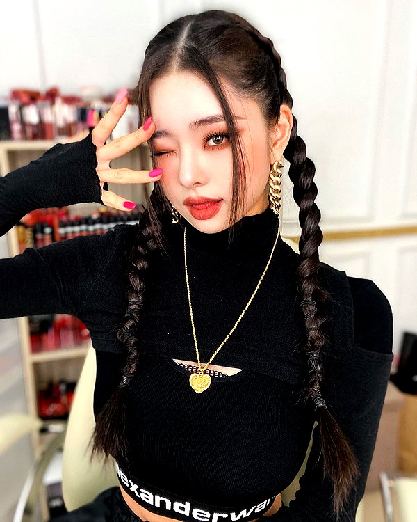 dear.zia instagram image archive image