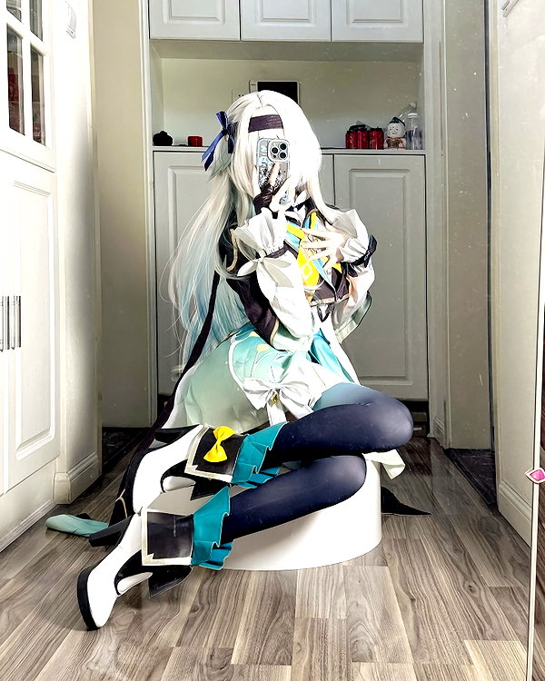 gallery_cosplayer instagram image archive image