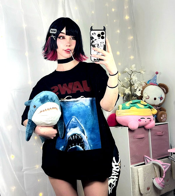 danielle.mercedie instagram image archive image