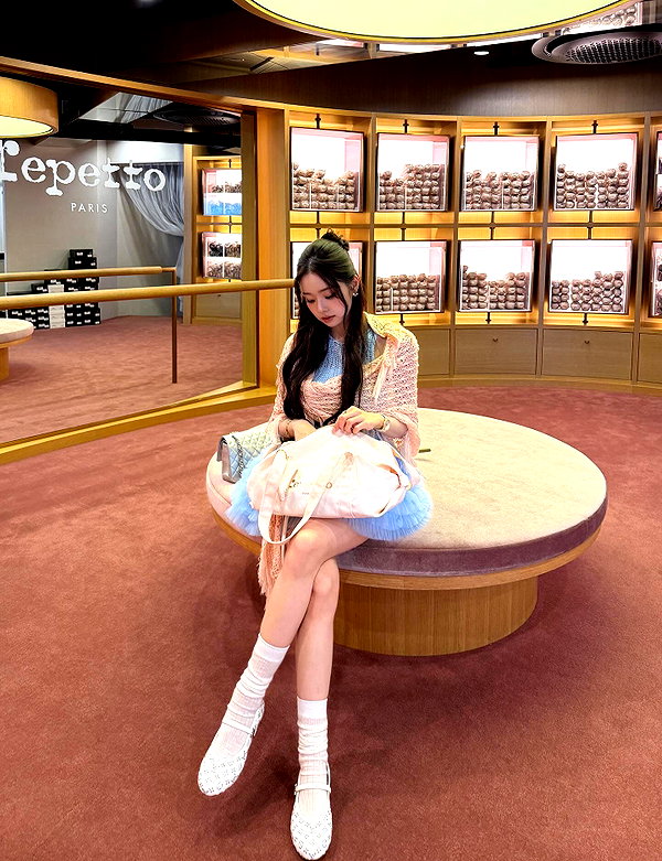 dear.zia instagram image archive image