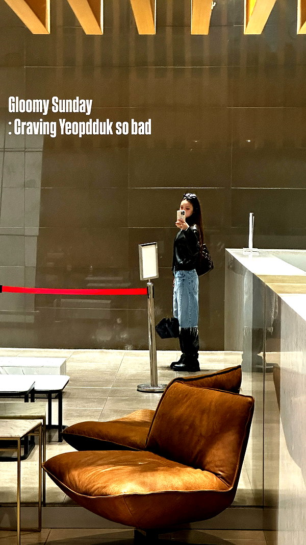Archived image from @heroineseen on Instagram