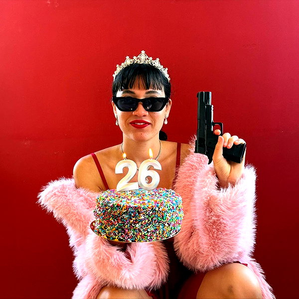 romi_henenson instagram image archive image