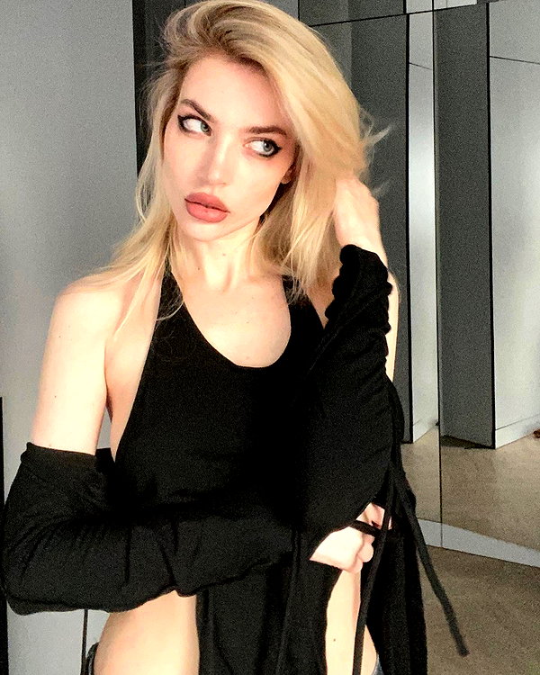 anya4everr instagram image archive image