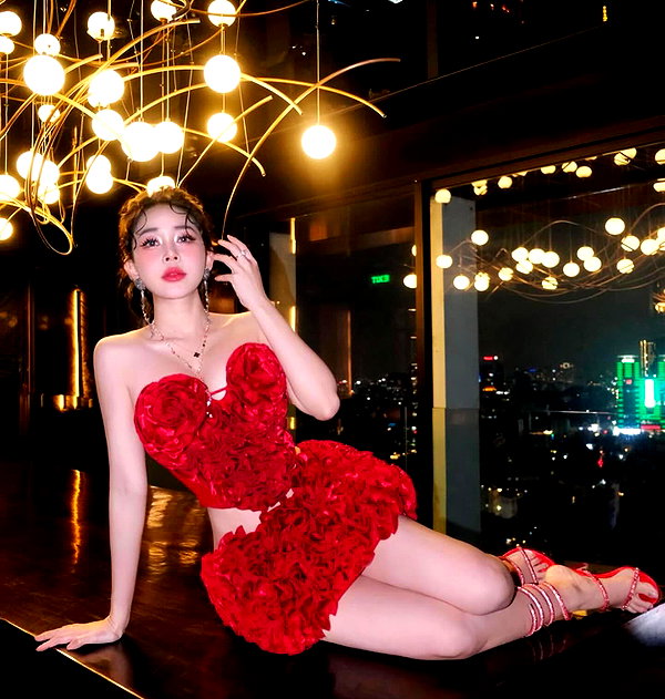 lyhythuedoxinh instagram image archive image