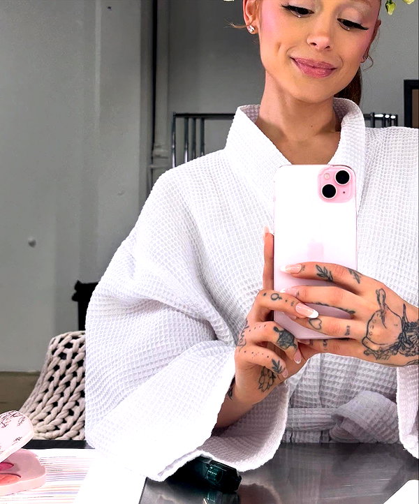 arianagrande instagram image archive image